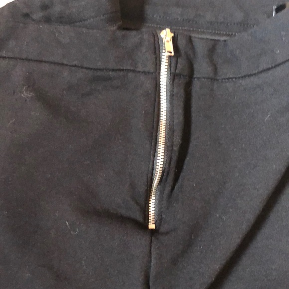 Black mini skirt - Picture 4 of 4